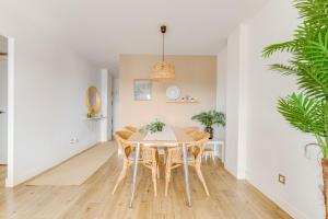 Torremolinos & terrace views by ELE Apartments