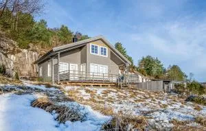 Three-Bedroom Holiday Home In Farsund - Borhaug