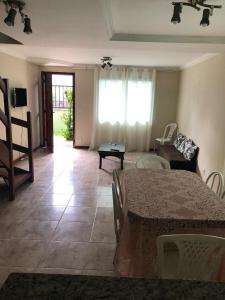 Excelente casa com 3 suites e garagem