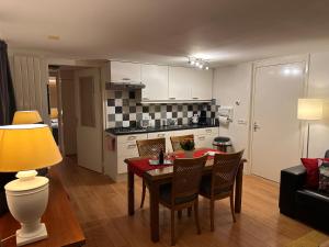 B & B ANNAMIE