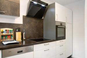 Modern Apartments Neuburg S - NEU - 2 Zimmer, Parkplatz, Wi-Fi, TV, Küche