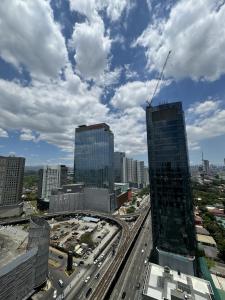 VINIA INFINITY STUDIO 4 near MALLS and MRT STATION