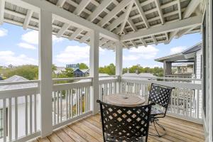 Southern Seaside Cottage and Carriage House