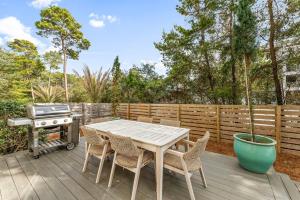 Southern Seaside Cottage and Carriage House