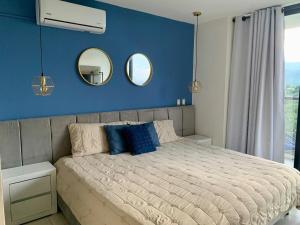 Studio Sur de Cali pool and parking