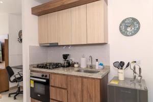 Studio Sur de Cali pool and parking