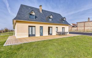 Maisons de vacances Nice Home In Saint-Samson-De-La-Roq : photos des chambres