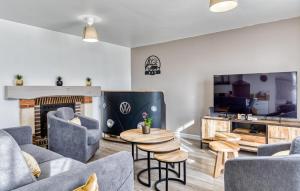 Maisons de vacances Nice Home In Saint-Samson-De-La-Roq : photos des chambres