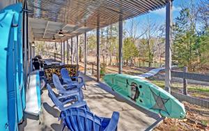 Apartment room in Milltown Cove Escape on Lake Hartwell
