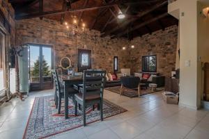 Villa Mainalis