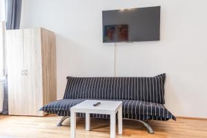 Peaceful and Stylish 2 BR Apartment Cozy Atmosphere