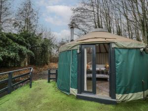 The Lakeside Yurt, Tewkesbury