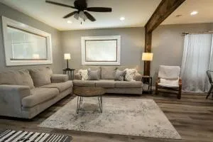 Cozy country home in town - Карни