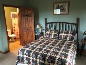 Long Mountain Lodge Bed & Breakfast