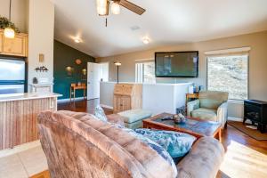 Furnished Deck and Gas Grill South Lake Tahoe Home!