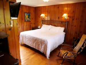 Ludington Blue Spruce Inn