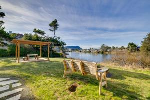 Fire Pit and River View Vintage Stay in Seaside!