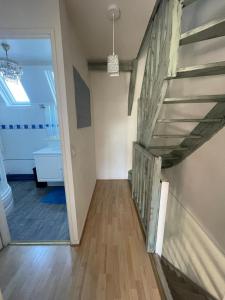 Maisons de vacances Cottage with Garden 5mn Beach : photos des chambres