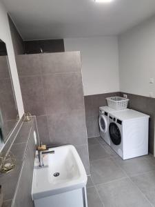 freistehendes Ferienhaus mit Sauna und Badefass