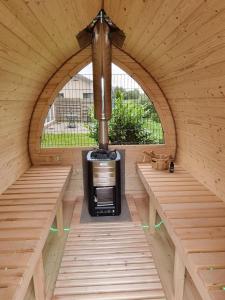 freistehendes Ferienhaus mit Sauna und Badefass