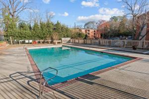 Classic City Getaway at Stadium Village