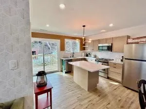 2 Bedroom Apartment in SONO! - Weston