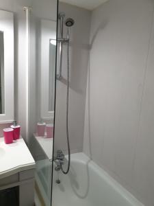 Appartements Vue sur mer 300m de la plage : photos des chambres