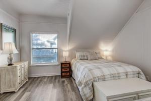 Adorable Dog Friendly Garage Apartment in the Historic District of Old Town