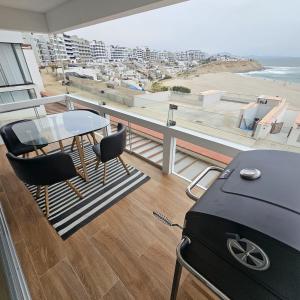 Departamento amplio en punta hermosa frente al mar