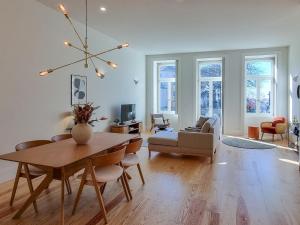 Spacious flat with private terrace and shared pool