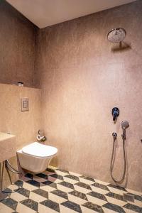 Hotel Tanveer, Kurali