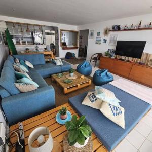 Departamento amplio en punta hermosa frente al mar