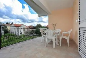 Ferienapartment Mit Balkon Für Fünf Personen - 格基卡琳