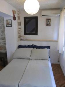 Nette Wohnung In Betina Mit Terrasse Und Whirlpool
