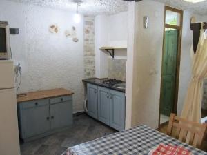 Nette Wohnung In Betina Mit Terrasse Und Whirlpool