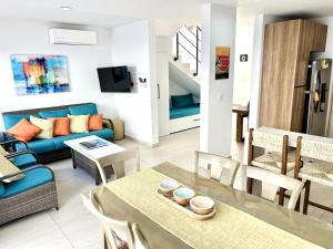 Hermosa casa familiar en privada cerca de la playa