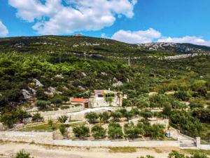 Holiday House In Kaštel Lukšić With Large Terrace And Mountain View