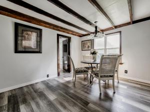 Charming Old Farmhouse, Spacious 2BR on 2Plus Acres