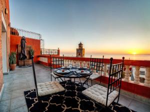 Jaws By Frida Home - Roof top - 2 Px