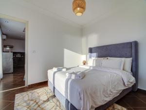 Jaws By Frida Home - Roof top - 2 Px