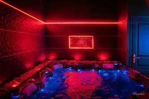 Loveroom Ô Diable Des Plaisirs avec jacuzzi - 邦迪
