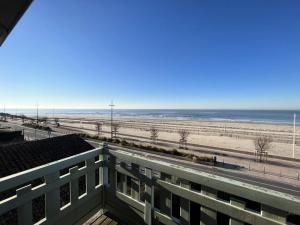 Appartements Residence Le Clos Des Baines - 047 - Magnifique appartement classee 3 avec vue sur l-ocean MAE-9651 : photos des chambres