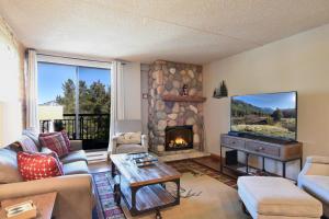 Trails End Sweet Dreams Condo: Stroll to Main Street, Lifts