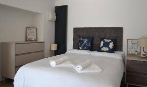 Swn Y Mor - Sound of the Sea - by Aberporth Beach Holidays