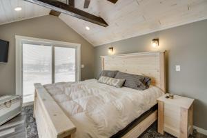 Pet-Friendly Cabin with Lake Access and Patio in Dent