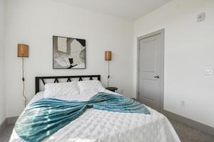 Overlook 1306 I Resort Style Living I Parking