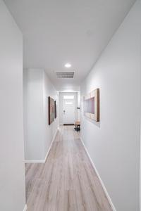 4-Bed Pet-Friendly Retreat - Grill & Playground!