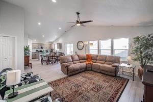 4-Bed Pet-Friendly Retreat - Grill & Playground!