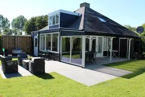 Ferienhaus in Stavenisse mit Terrasse - Ouwerkerk