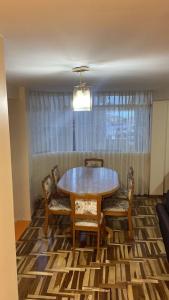 Espacioso y comodo departamento